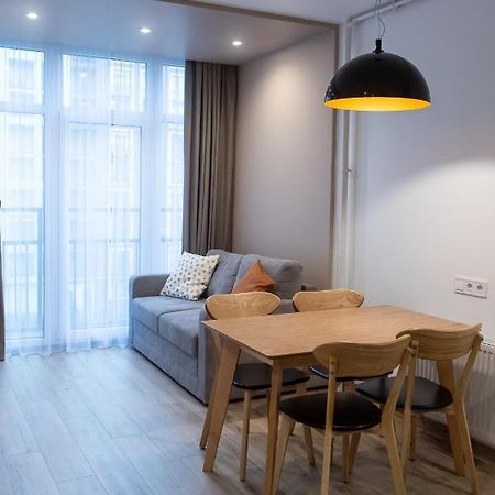Dream Life Apartment 利沃夫 外观 照片