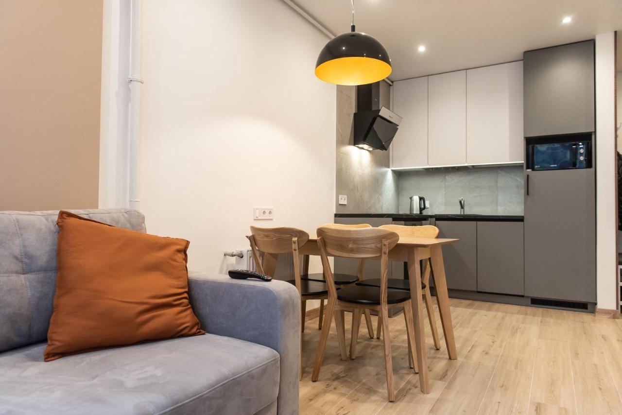 Dream Life Apartment 利沃夫 外观 照片
